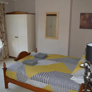  Holiday home The Crandale House Vacation