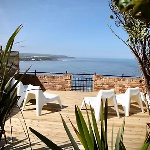 Waimea House Front The Sea Views Holiday home Scarborough